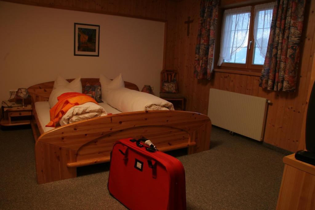 Hotel Gasthaus Schaefle Buerserberg Room photo