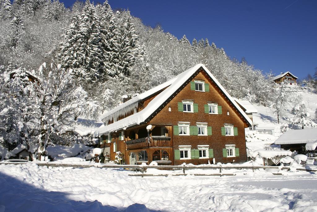 Hotel Gasthaus Schaefle Buerserberg Exterior photo